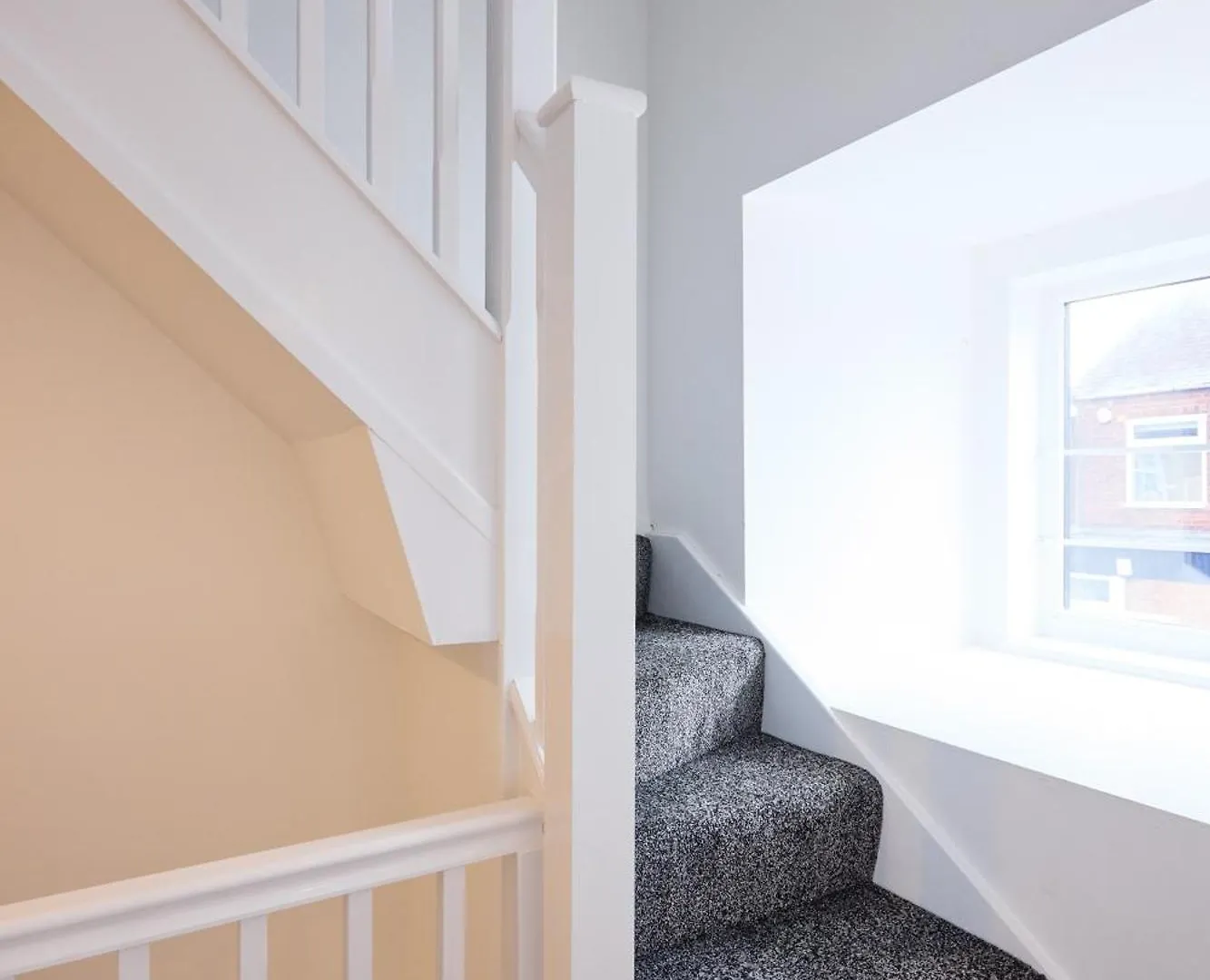 A Modern & Welcoming Apartment مدليسبره